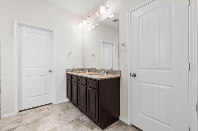 Building Photo - 1535 Heartwood Dr