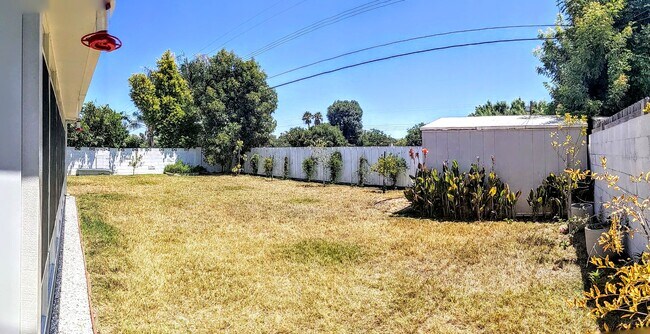 Building Photo - 6532 Gross Ave