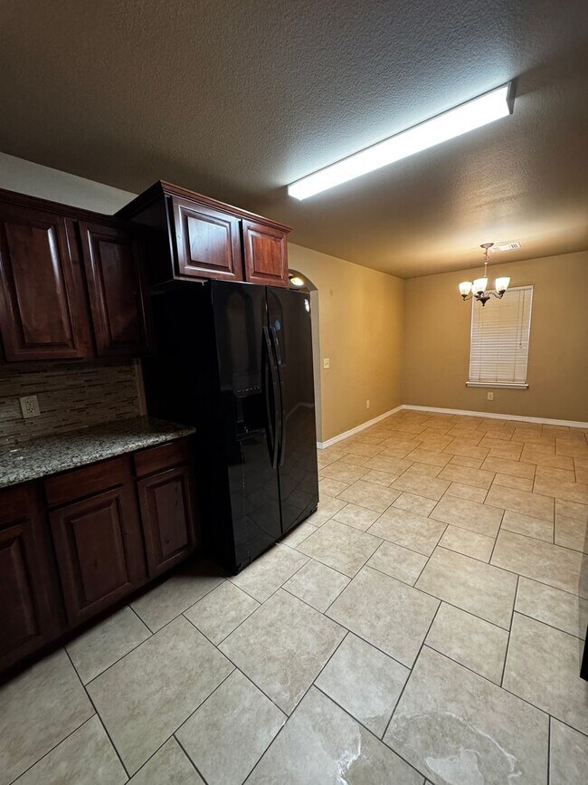 Building Photo - Located in Tradewinds! 3/2/2