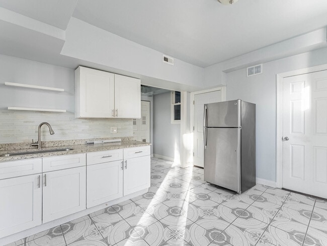 Building Photo - 1521 Grove Ave