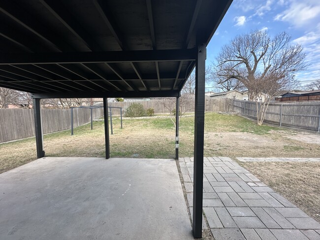 Building Photo - 8655 Ashcroft Ave