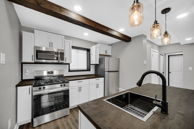 Building Photo - Rent to own property in the heart of Gary!