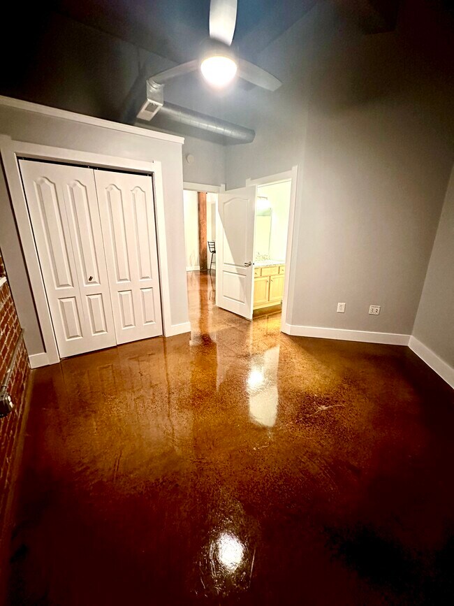 2nd Bedroom Suite/Full Bath - 55 S Harding St
