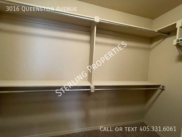 Building Photo - 3016 Queenston Ave