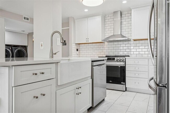 Building Photo - 4141 Bayshore Blvd