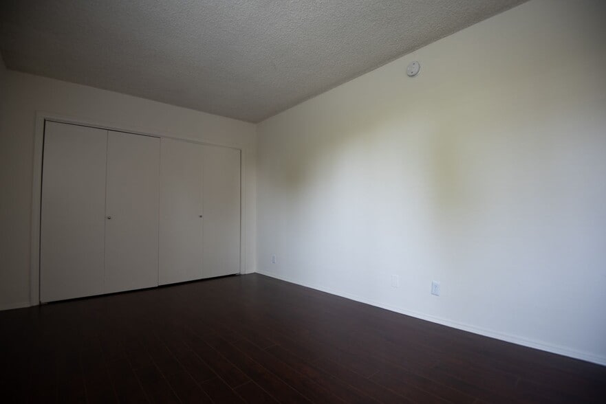 Building Photo - 5036 Coldwater Canyon Ave