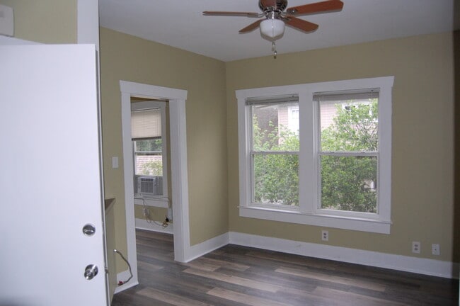Building Photo - 2408 Ridgewood St