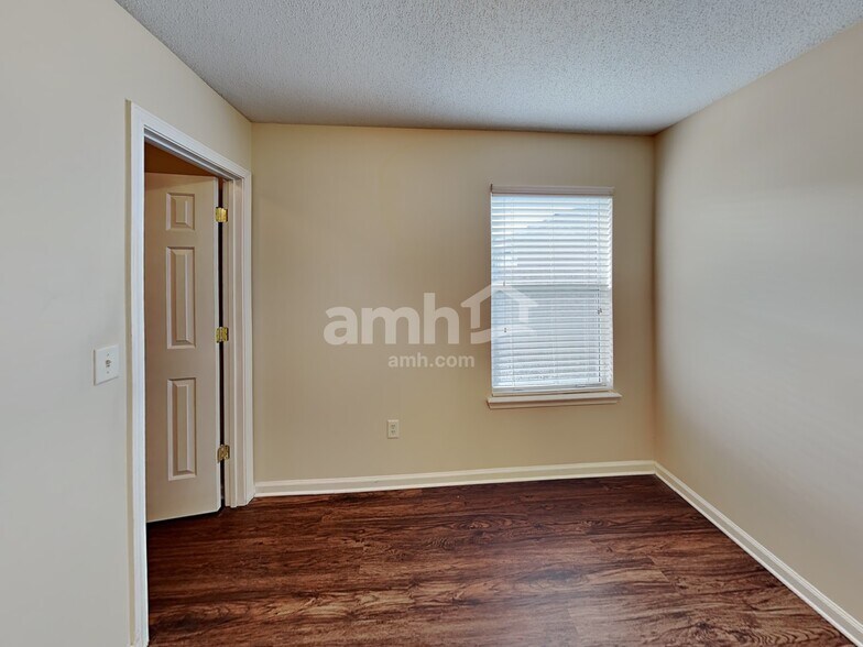 Building Photo - 11134 Lauren Oak Ln