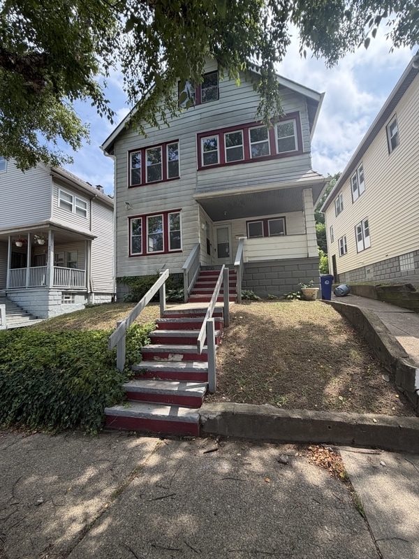 Building Photo - 3235 W 121st St