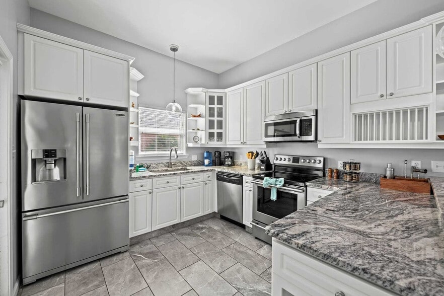 Building Photo - 4618 Windstarr Dr