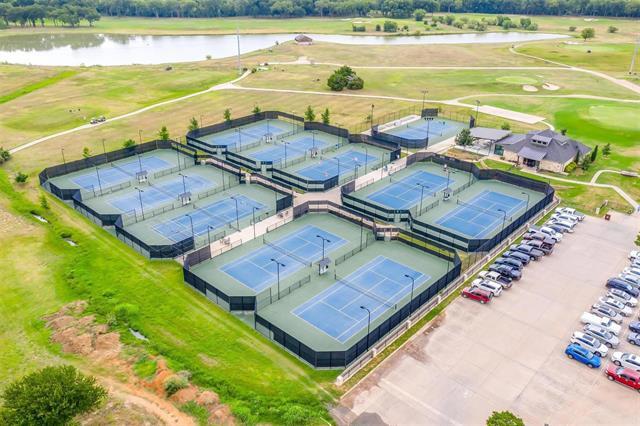 Building Photo - 13704 Southern Oaks Dr