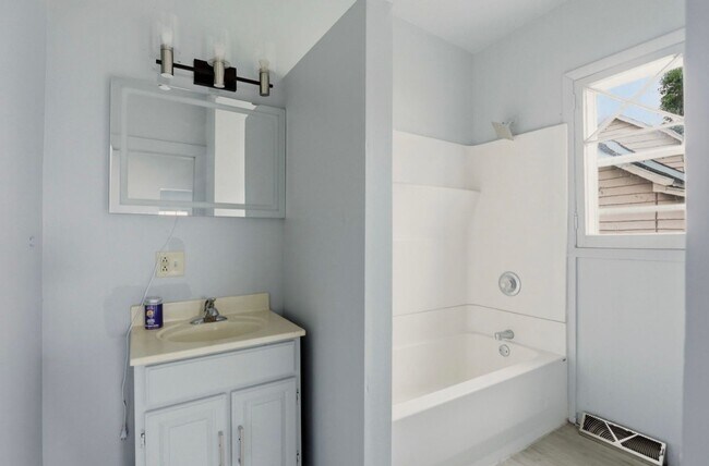 Building Photo - Updated 3BR Home – Renovated Kitchen & Detached Garage