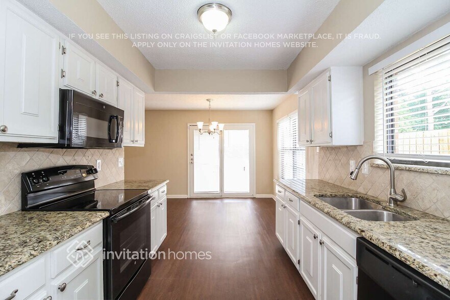 Building Photo - 3718 Twin Oak Ct