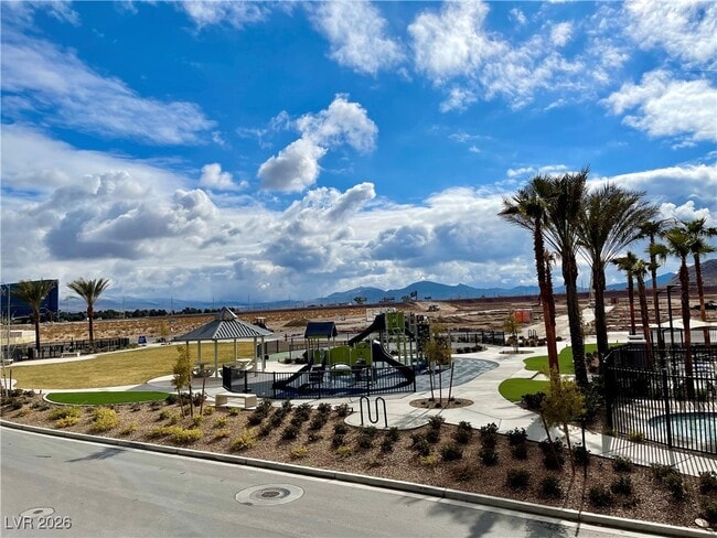 Building Photo - 12185 Scarlet Ember Rd