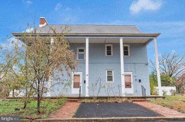 Building Photo - 713 Public Rd