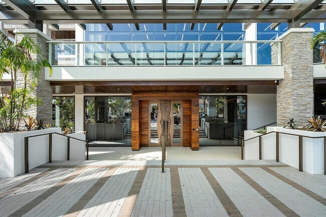 Building Photo - 220 SE Mizner Blvd