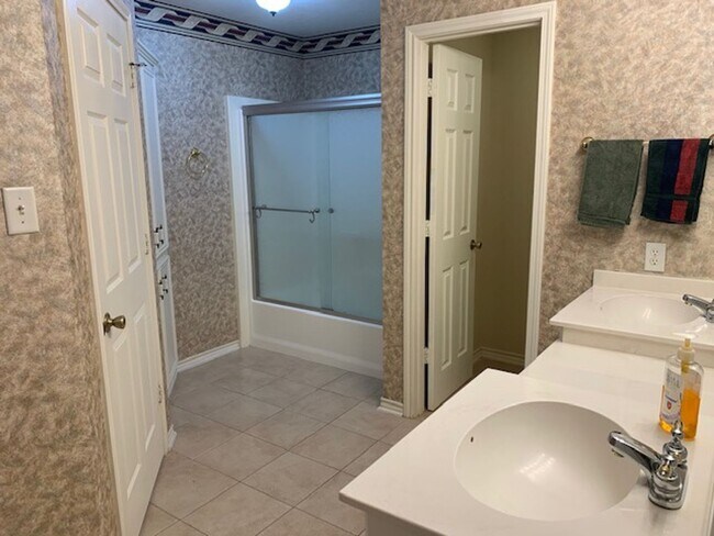 Building Photo - 1922 20th St