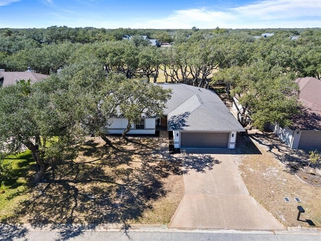 Building Photo - 113 Royal Oaks Dr