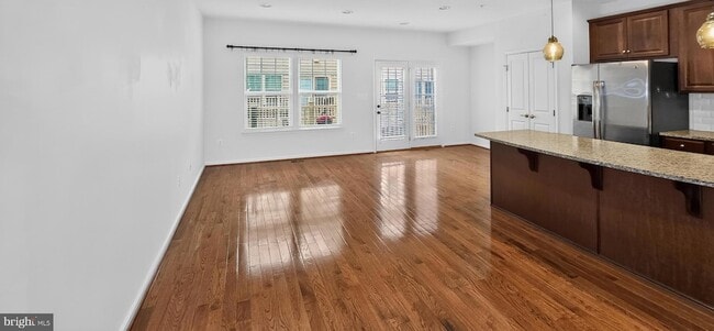 Building Photo - 5363 S Center Dr