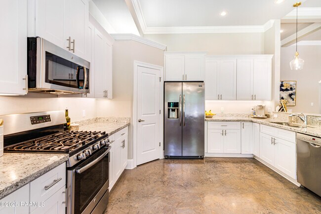Building Photo - 500 Bateleur Way
