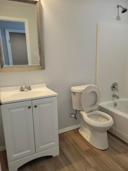 Building Photo - 5524 Jarvis St