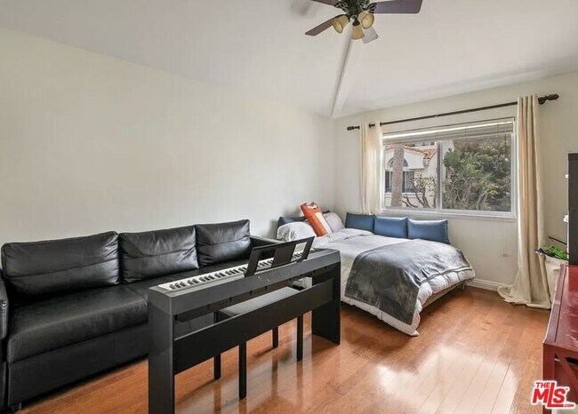 Building Photo - 6471 Zuma View Pl