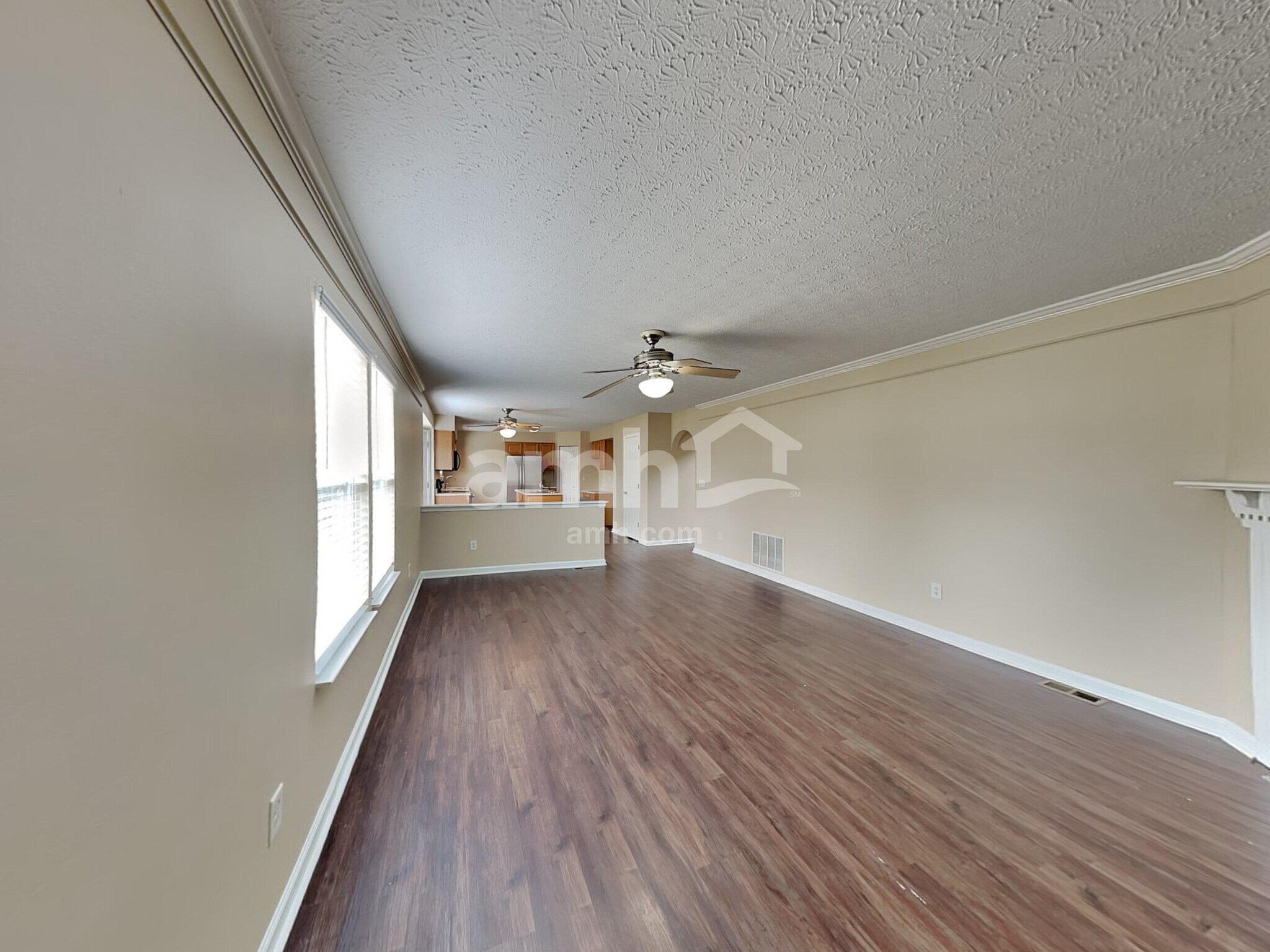 Building Photo - 90 Knights Bridge Dr N