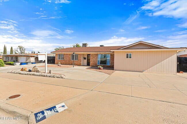 Building Photo - 4640 Ambassador Dr