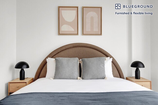 Building Photo - 27-19 44th Dr