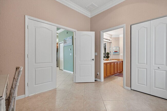 Building Photo - 212 Berenger Walk