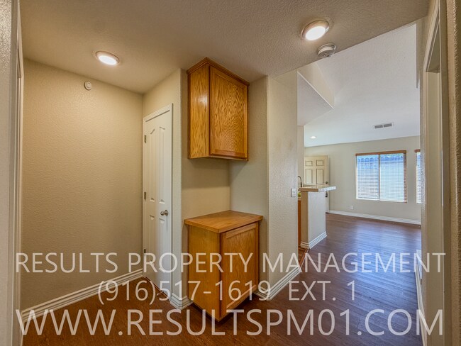 Building Photo - 208 Stavros Ct