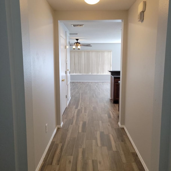 Building Photo - 5057 Gandross Ln