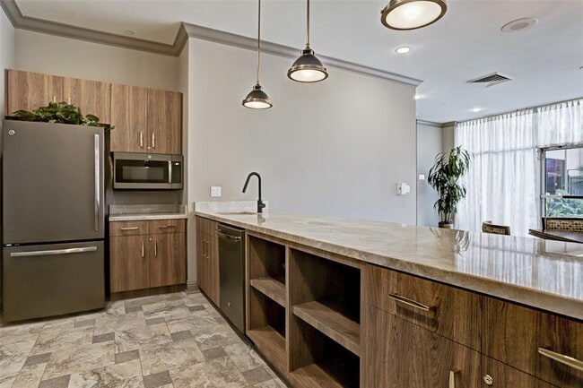 Building Photo - 2929 Buffalo Speedway