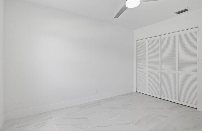 Building Photo - 9151 Pine Springs Dr