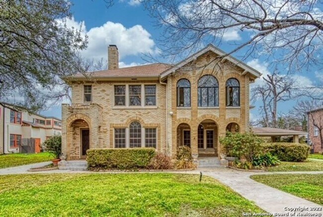 Primary Photo - 2 Bed/2 Bath Duplex in Monte Vista Subdivi...