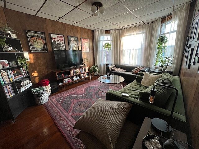 MASTER BEDROOM - 227 Maverick St