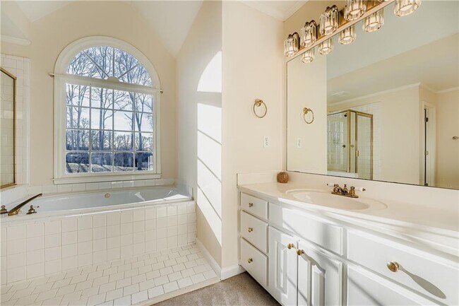 Building Photo - 500 Belgrave Ln