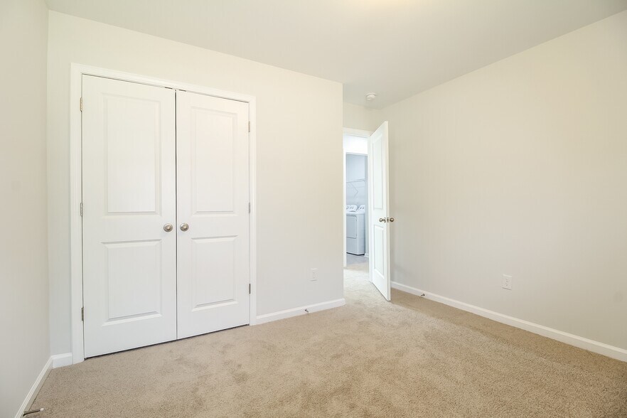 Building Photo - 313 Woodgate Wy
