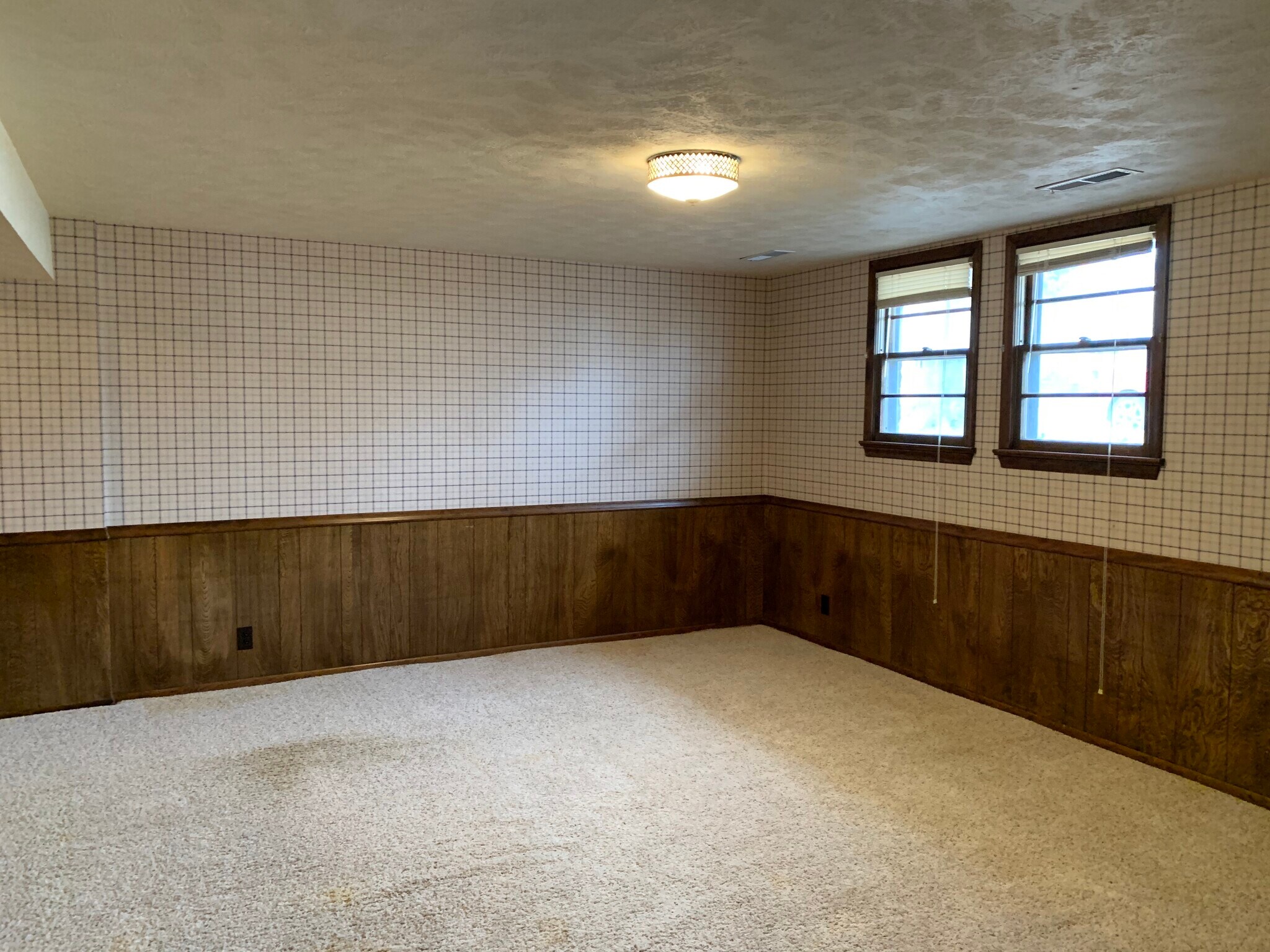 Building Photo - 10205 T Cir