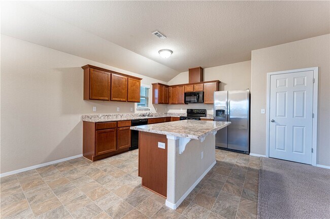Building Photo - 6702 SW Pilgrim Rd