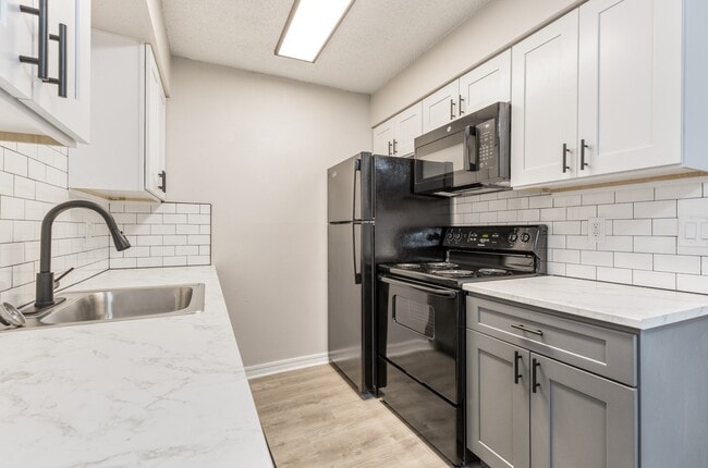 Building Photo - Chateau 68 Apartments