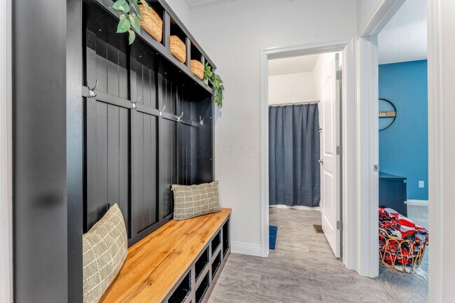 Building Photo - 8619 Landrace Dr