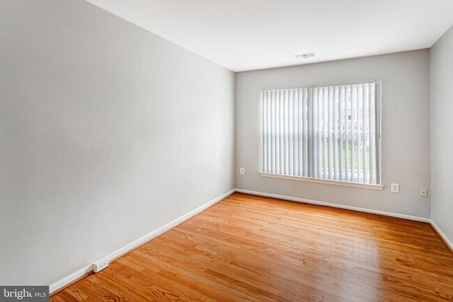 Building Photo - 8315 Sanderling Way