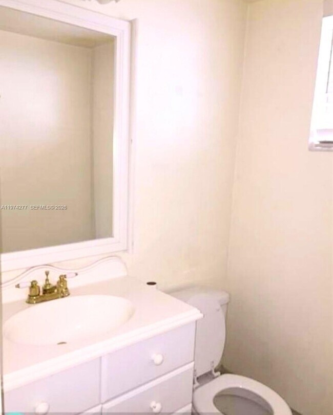 Building Photo - 6507 Winfield Blvd