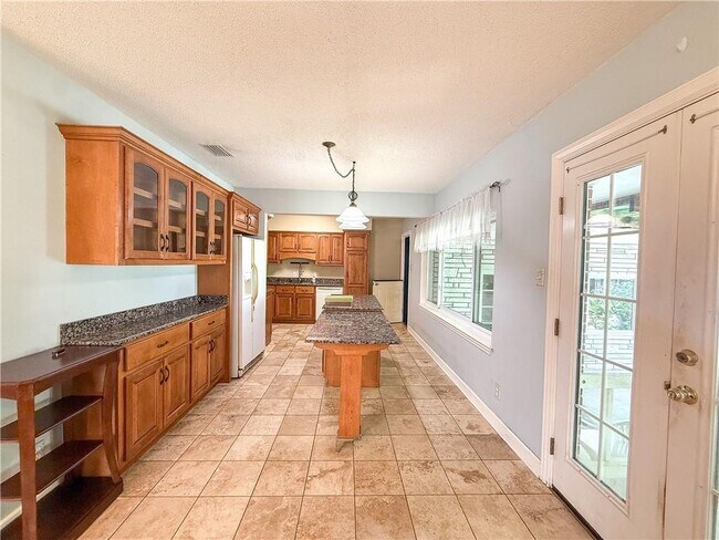 Building Photo - 2772 N Grafhill Dr