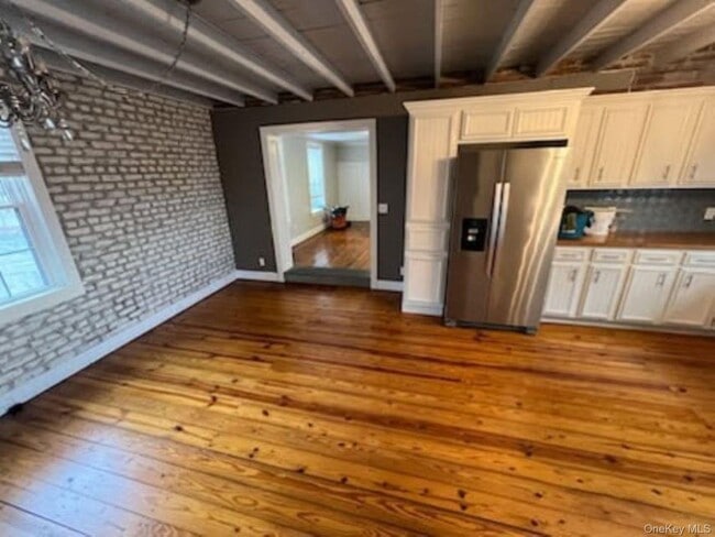 Building Photo - 205 Union St