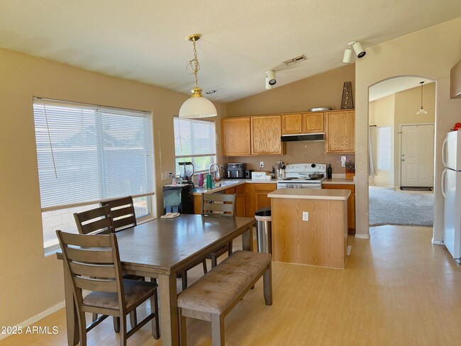 Building Photo - 3980 E Pinon Ct