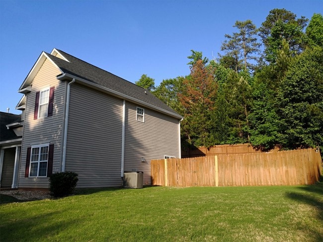 Building Photo - 17 Trailstream Dr