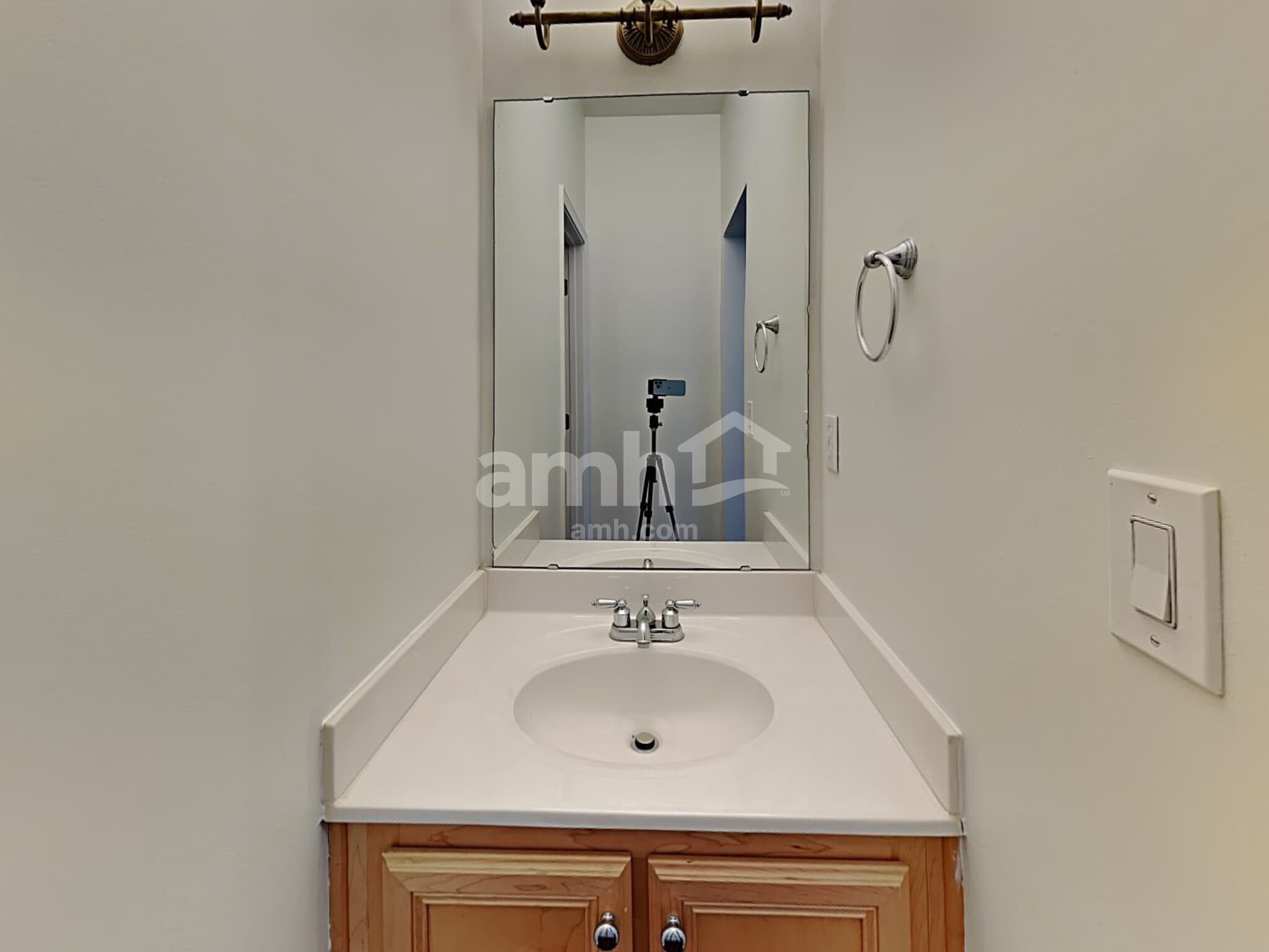 Building Photo - 5 Red Jonathan Ct