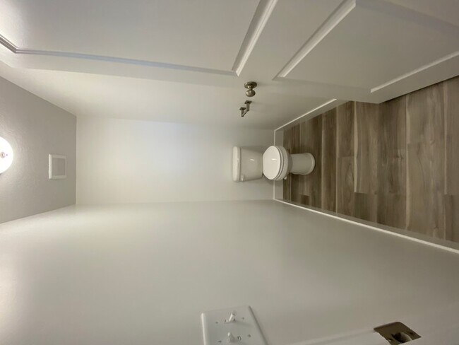 Building Photo - 2035 N 350 E